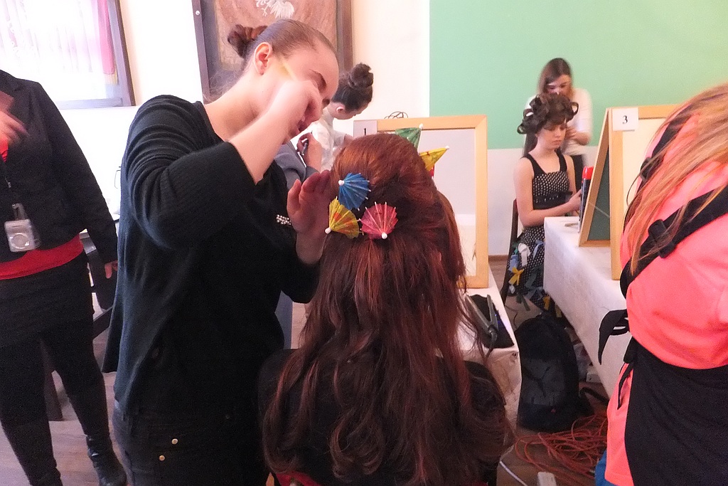 Mistrzynie grzebienia walczą o awans