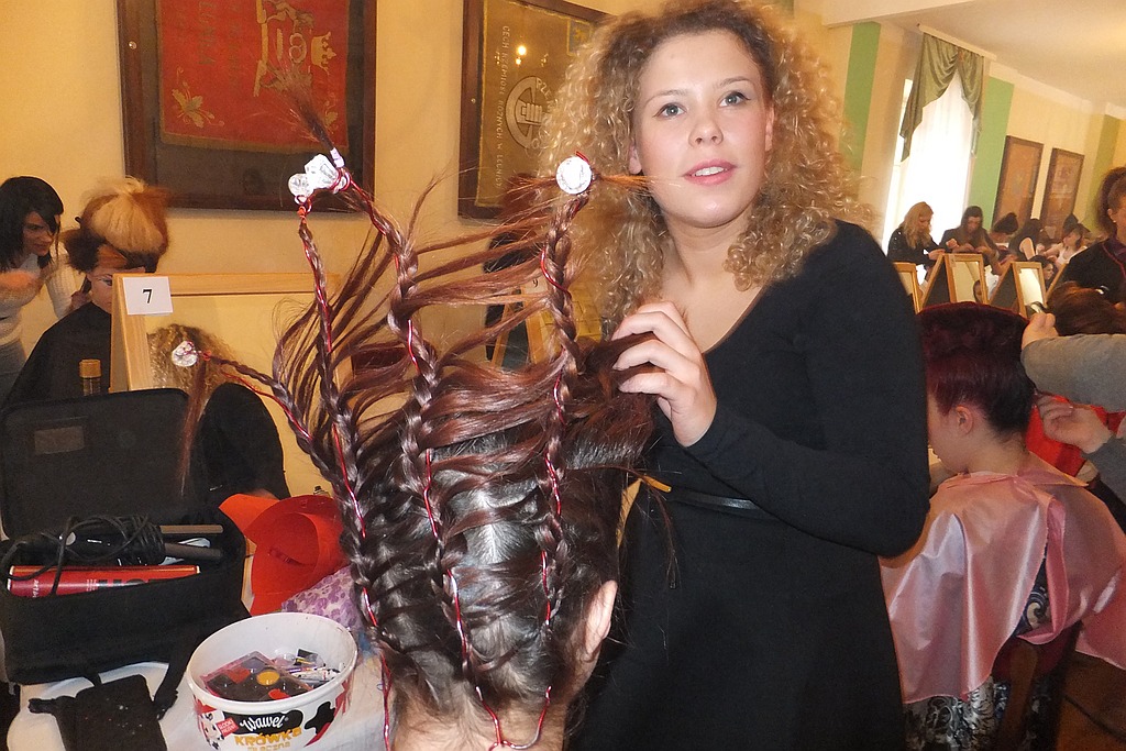 Mistrzynie grzebienia walczą o awans