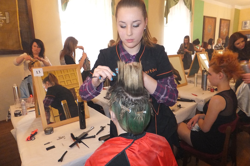 Mistrzynie grzebienia walczą o awans