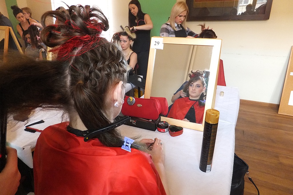 Mistrzynie grzebienia walczą o awans