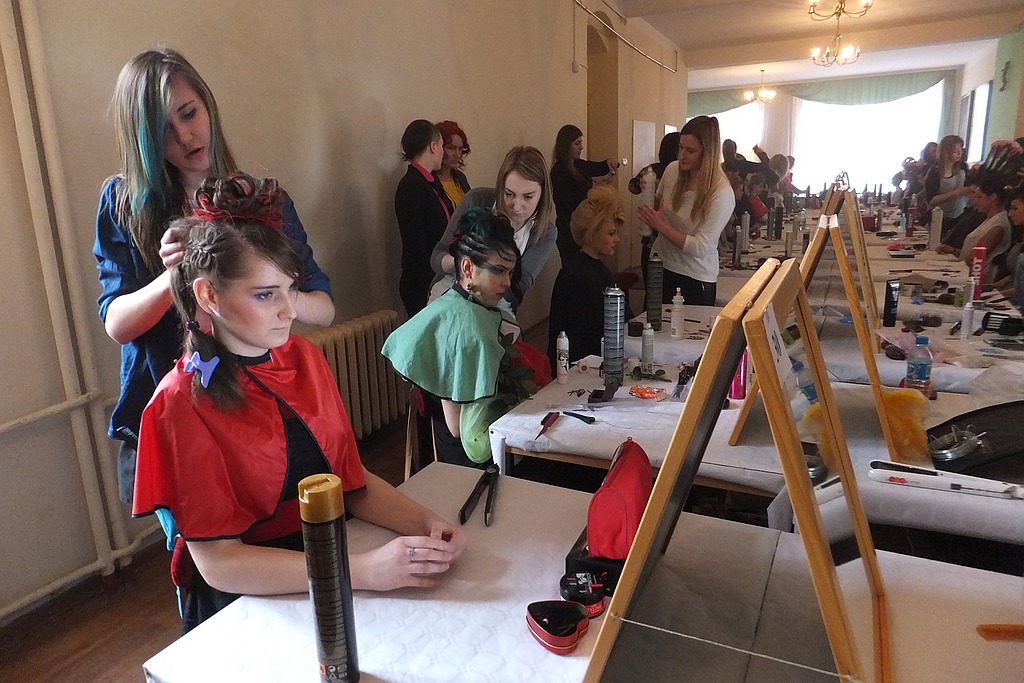 Mistrzynie grzebienia walczą o awans