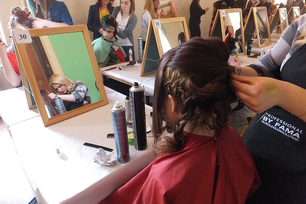 Mistrzynie grzebienia walczą o awans