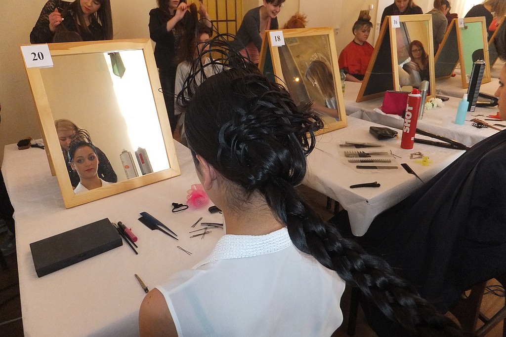 Mistrzynie grzebienia walczą o awans