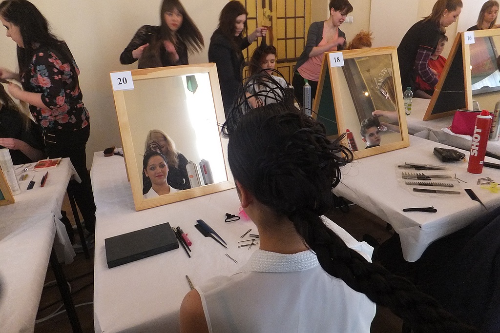 Mistrzynie grzebienia walczą o awans