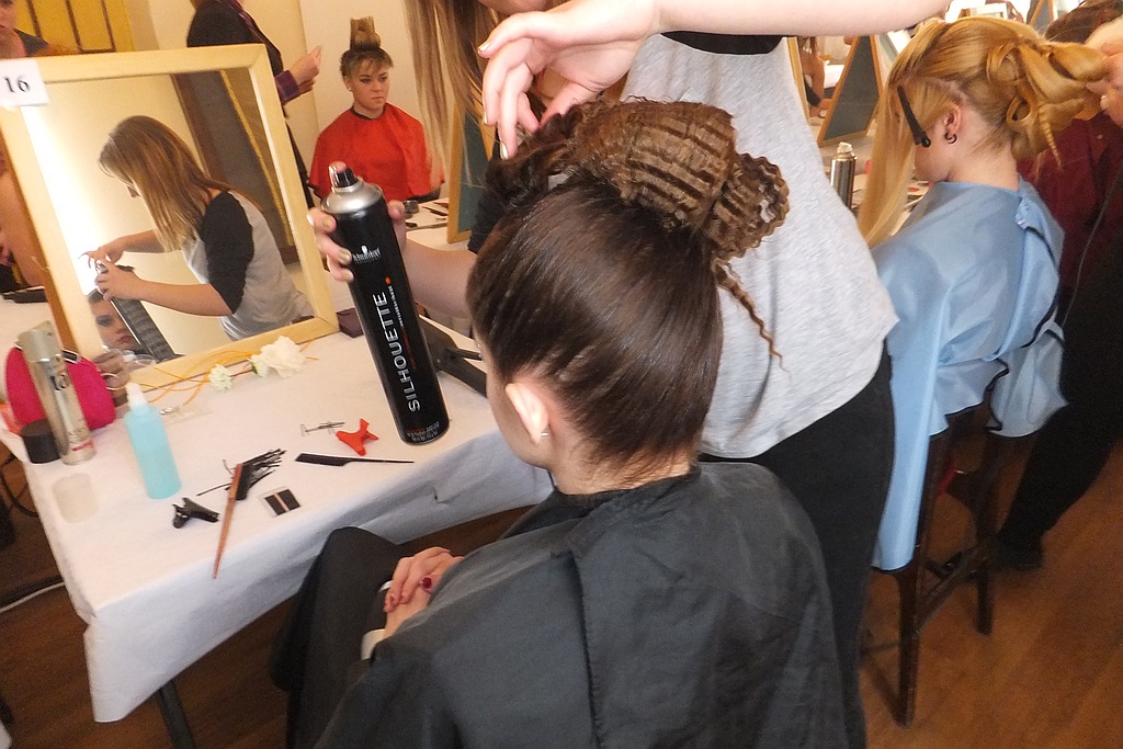 Mistrzynie grzebienia walczą o awans