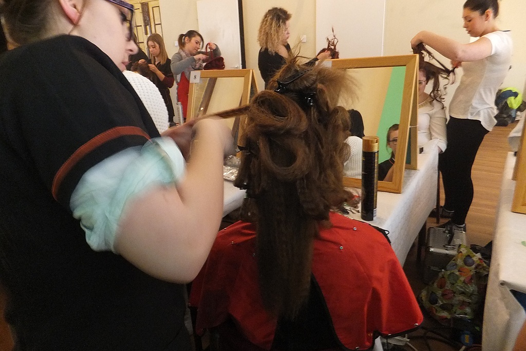 Mistrzynie grzebienia walczą o awans