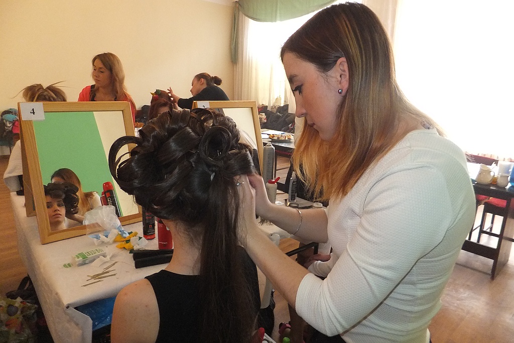 Mistrzynie grzebienia walczą o awans