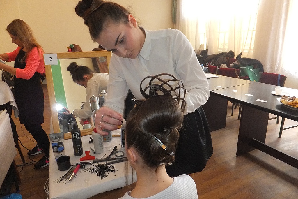 Mistrzynie grzebienia walczą o awans