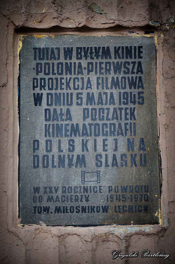 Zatrzymują w kadrze zapomniane miejsca