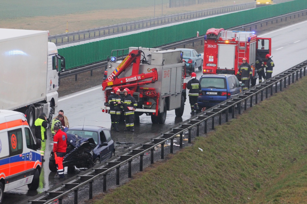 Wypadek na autostradzie A4. Jedna osoba została ranna