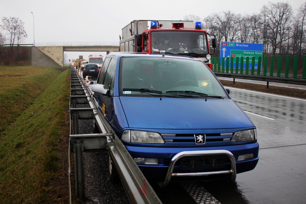 Wypadek na autostradzie A4. Jedna osoba została ranna