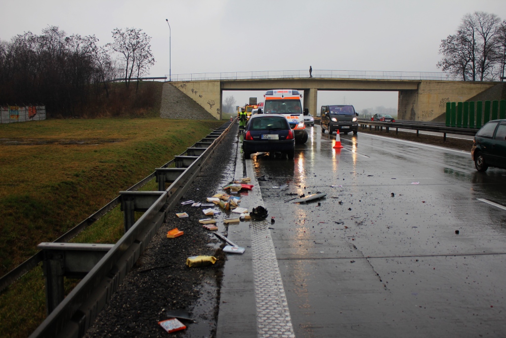 Wypadek na autostradzie A4. Jedna osoba została ranna