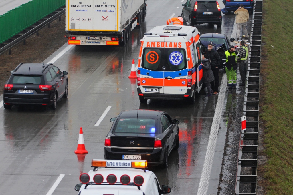 Wypadek na autostradzie A4. Jedna osoba została ranna