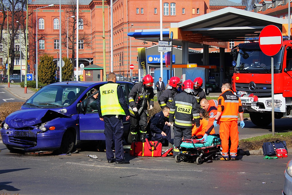 Wypadek na ulicy Muzealnej. 6 osób rannych