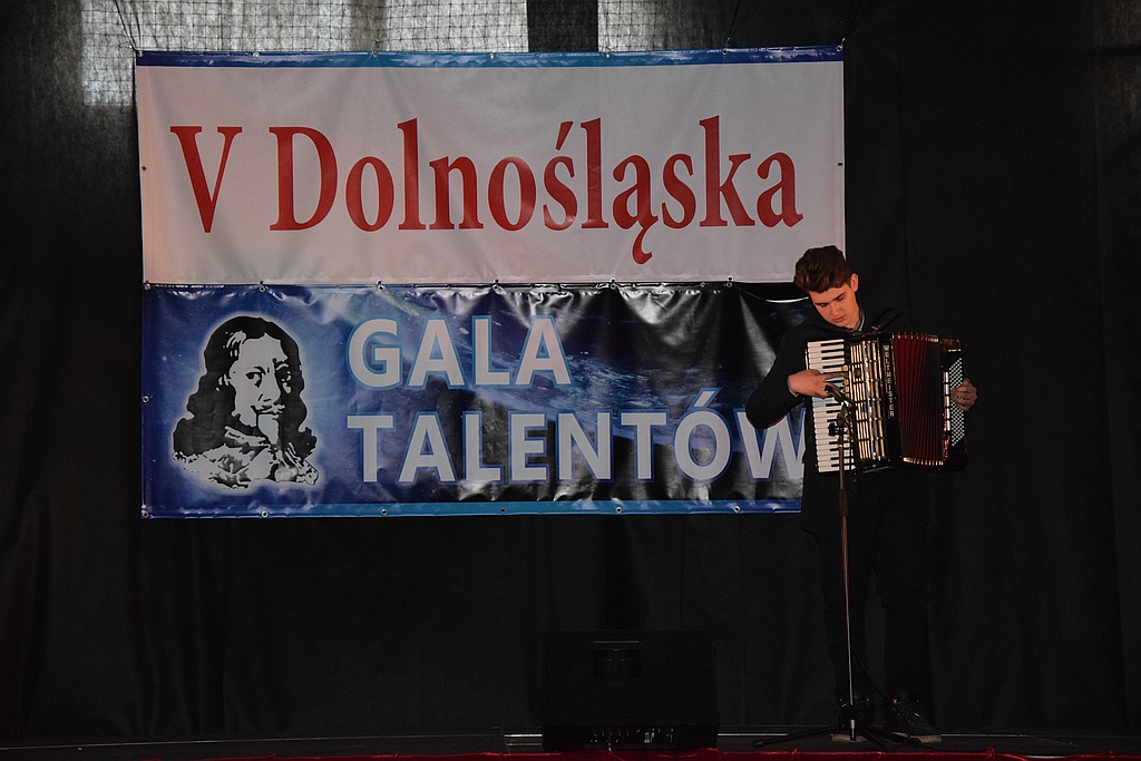 W V LO talent gonił talent
