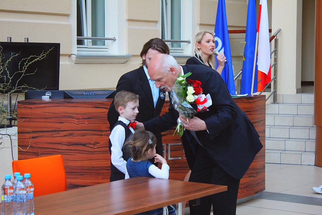 Korwin-Mikke w Legnicy. Na sali komplet