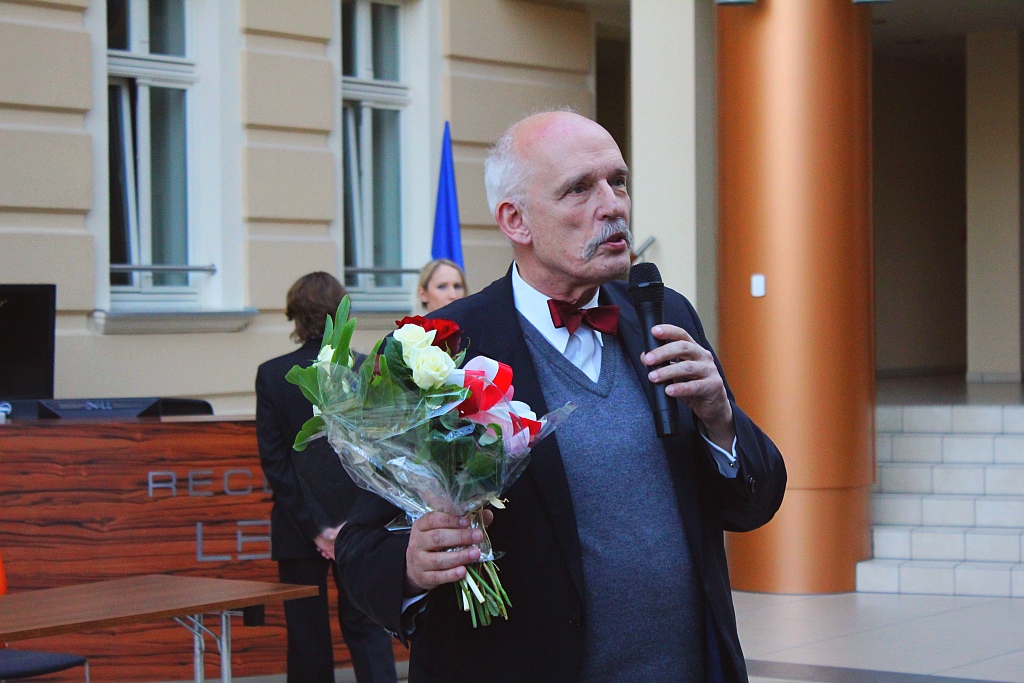Korwin-Mikke w Legnicy. Na sali komplet