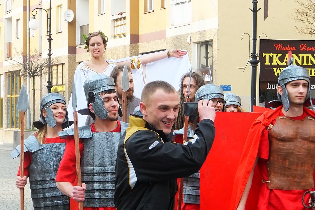Kolorowe i baśniowe świętowanie dnia teatru