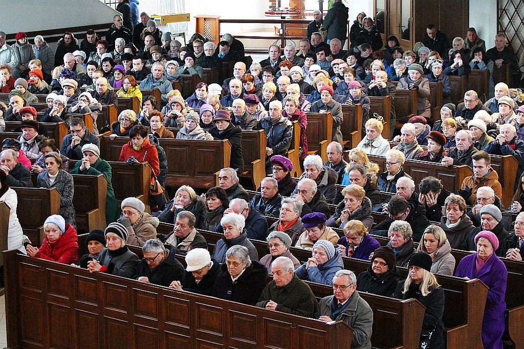 Wielki Piątek w kościele MBKP w Legnicy