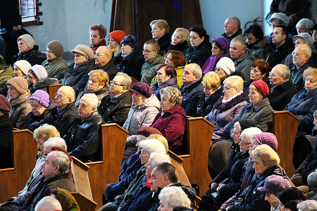 Wielki Piątek w kościele MBKP w Legnicy