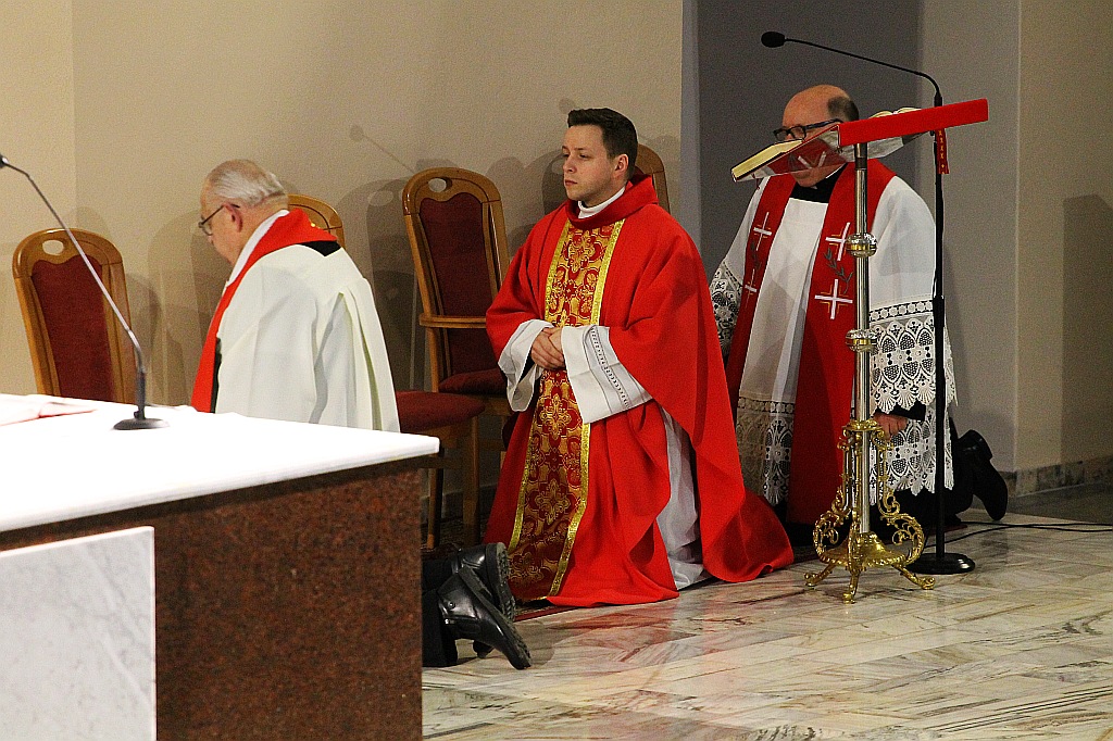 Wielki Piątek w kościele MBKP w Legnicy