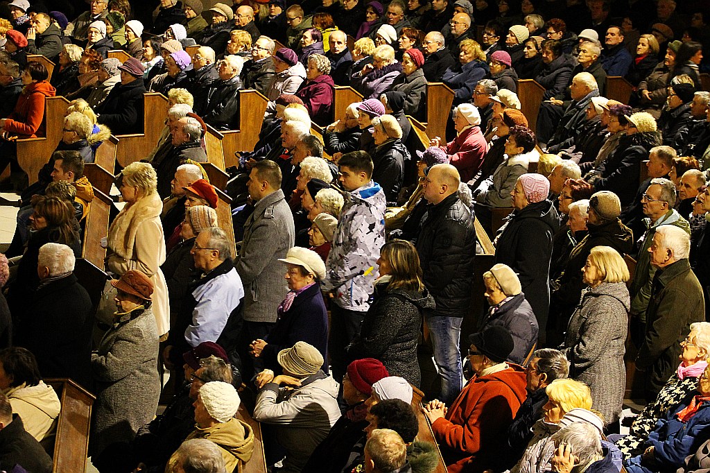 Wielki Piątek w kościele MBKP w Legnicy