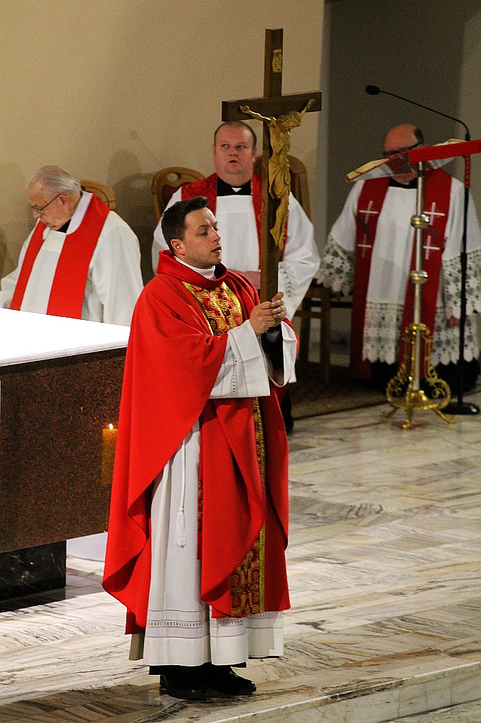 Wielki Piątek w kościele MBKP w Legnicy