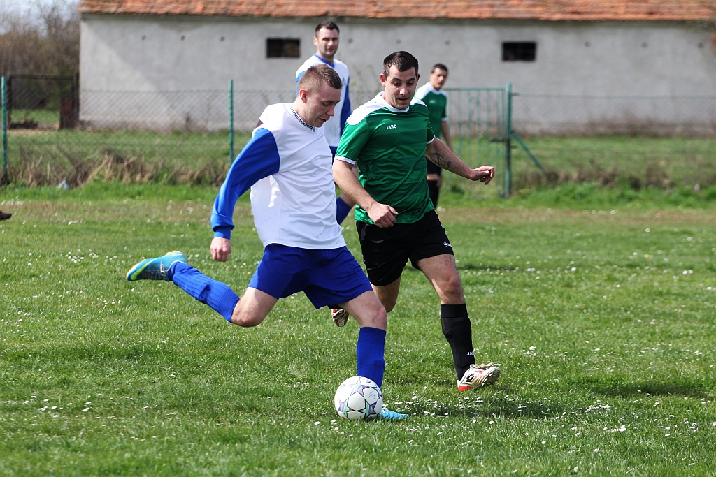 Klasa B: Czarni - Victoria 2:2 (0:0)