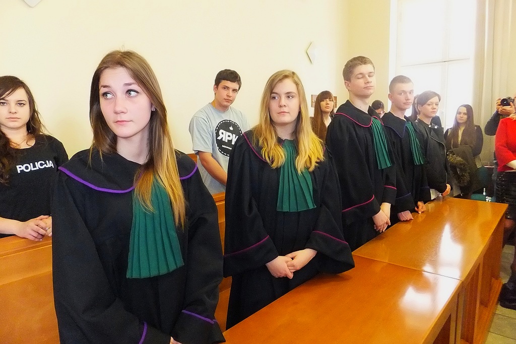 Pokazowa rozprawa w wykonaniu uczniów „ekonoma”