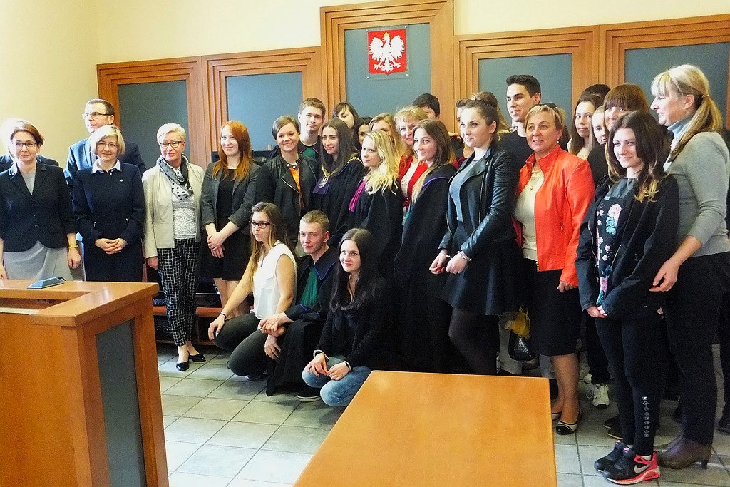Pokazowa rozprawa w wykonaniu uczniów „ekonoma”