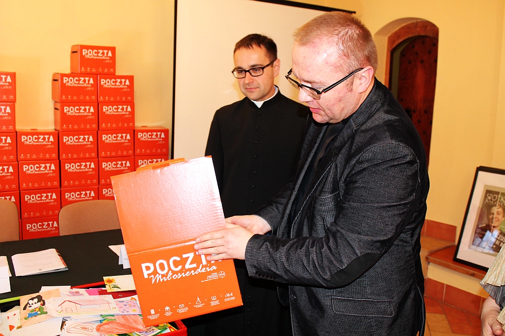 Listy z legnickiej diecezji pojechały do Krakowa