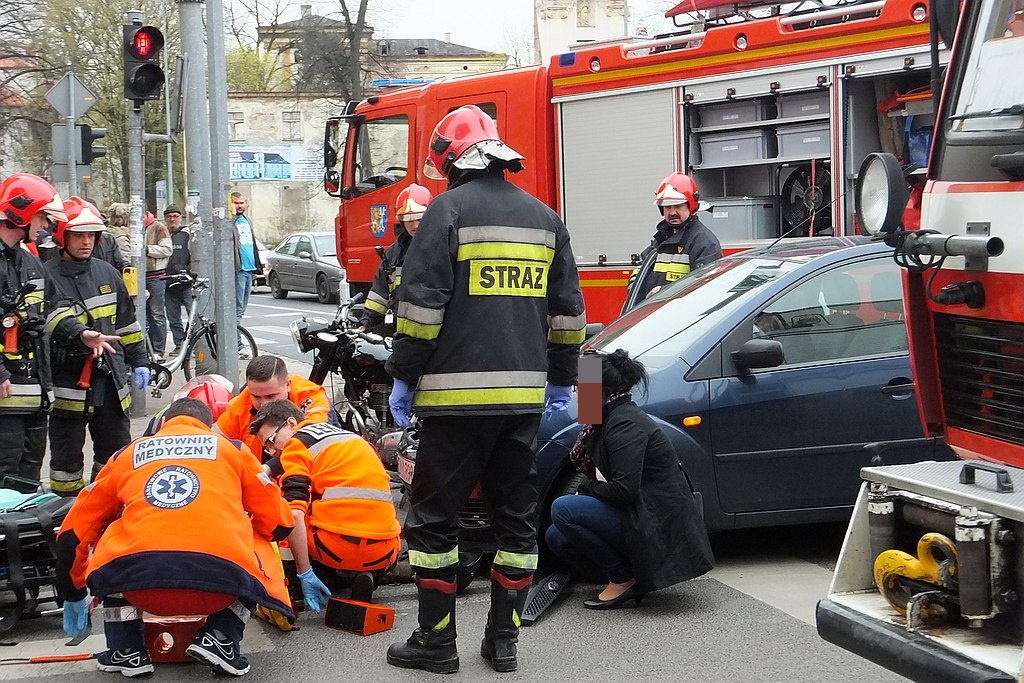 Kolejny wypadek z udziałem jednośladu. Kierowca w szpitalu