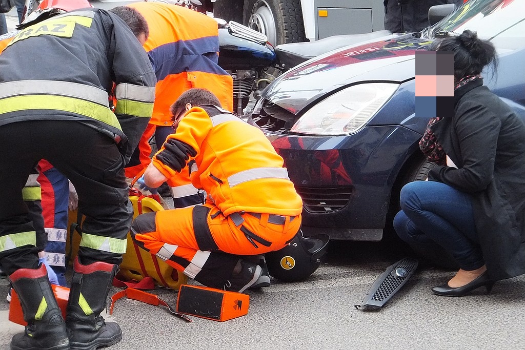 Kolejny wypadek z udziałem jednośladu. Kierowca w szpitalu