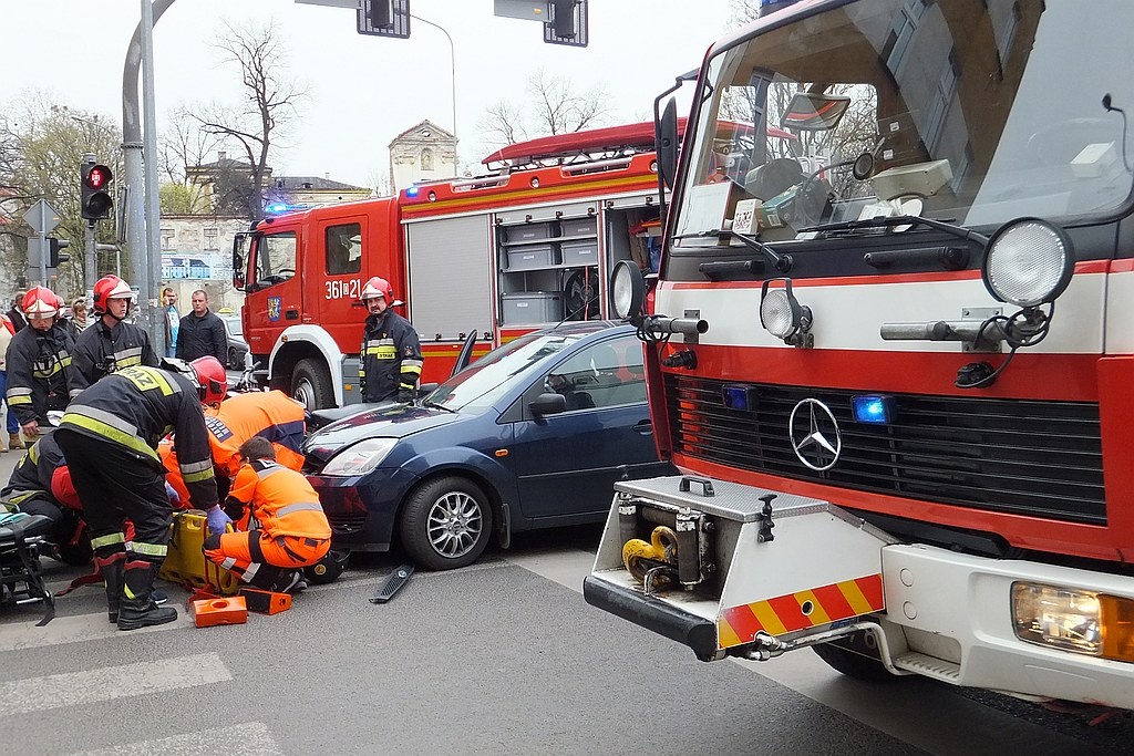 Kolejny wypadek z udziałem jednośladu. Kierowca w szpitalu