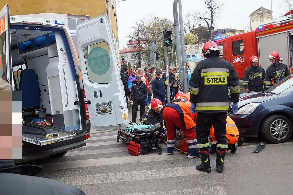 Kolejny wypadek z udziałem jednośladu. Kierowca w szpitalu