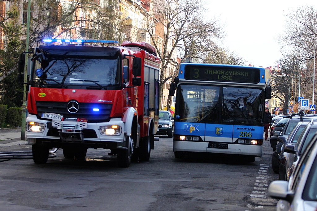 Na Kościuszki samochód stanął w ogniu