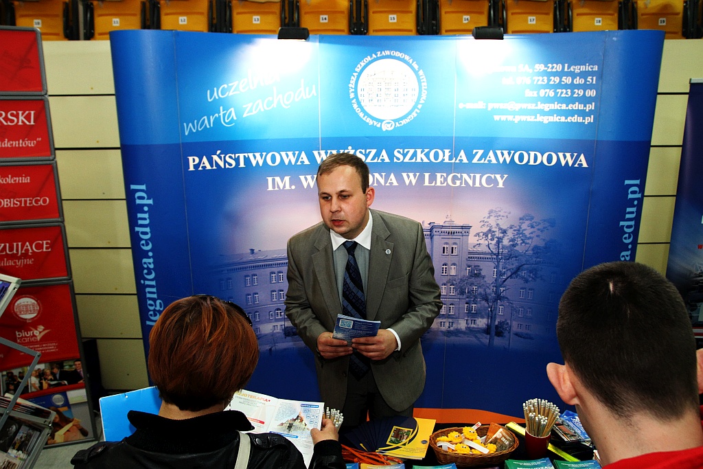 Targi Pracy w legnickiej PWSZ