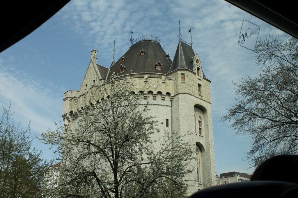 Zwiedzają Brukselę z posłem Ujazdowskim