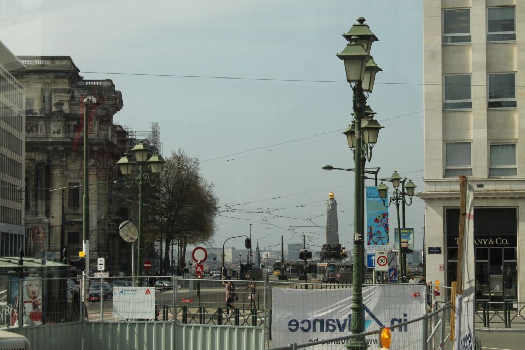 Zwiedzają Brukselę z posłem Ujazdowskim