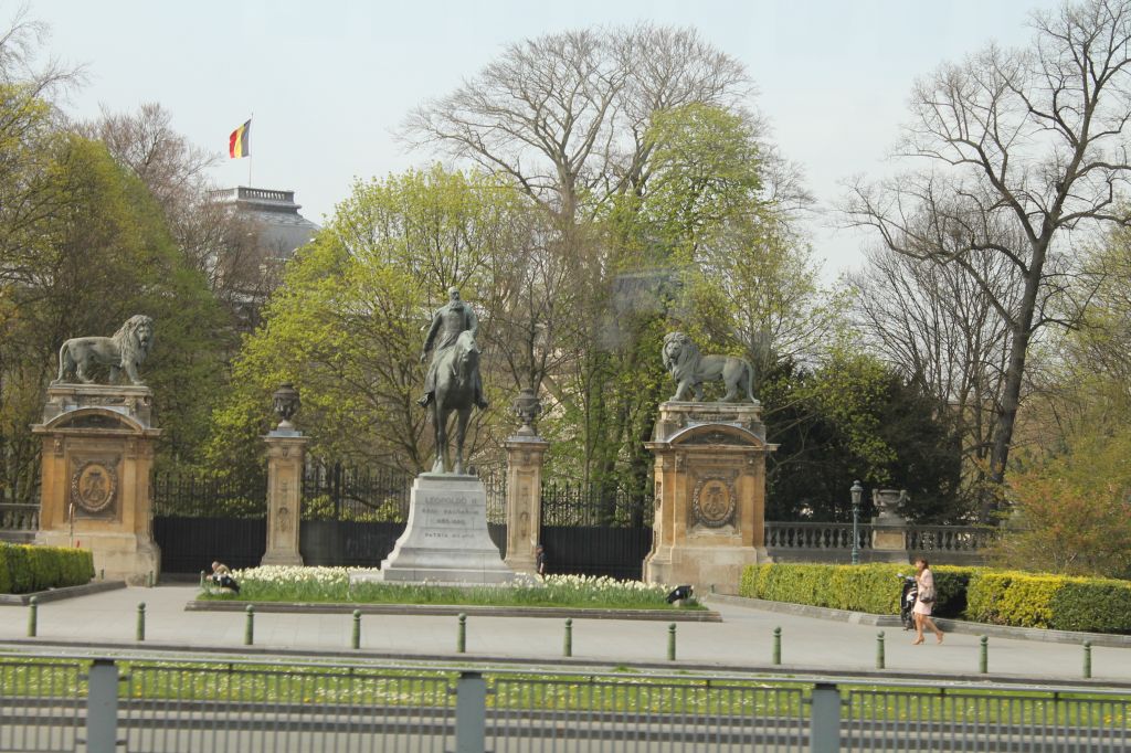 Zwiedzają Brukselę z posłem Ujazdowskim