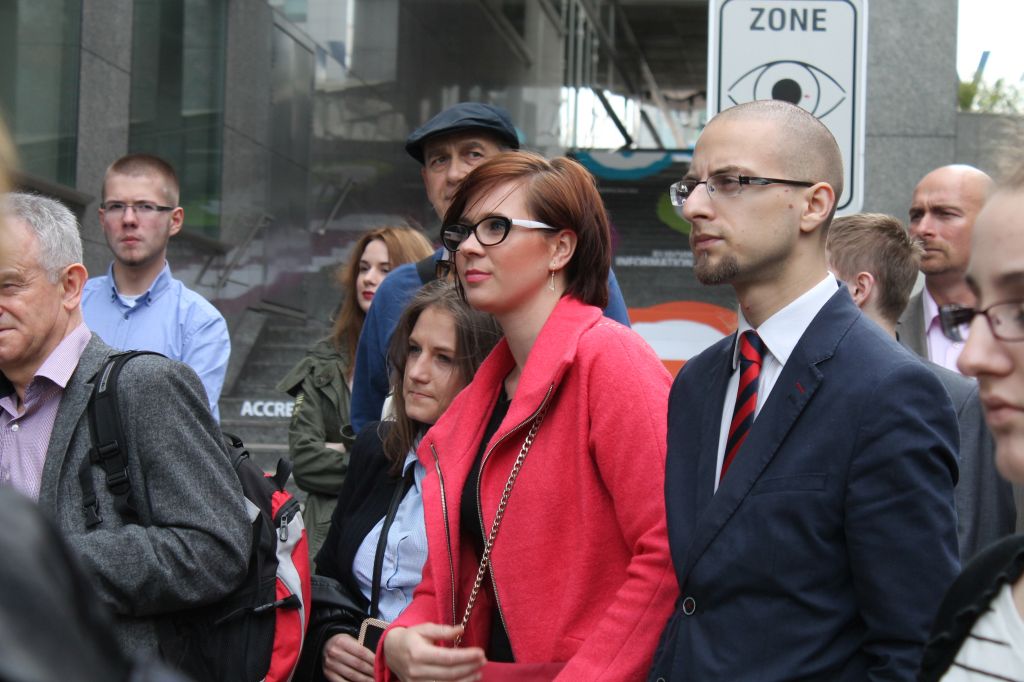 Zwiedzają Brukselę z posłem Ujazdowskim
