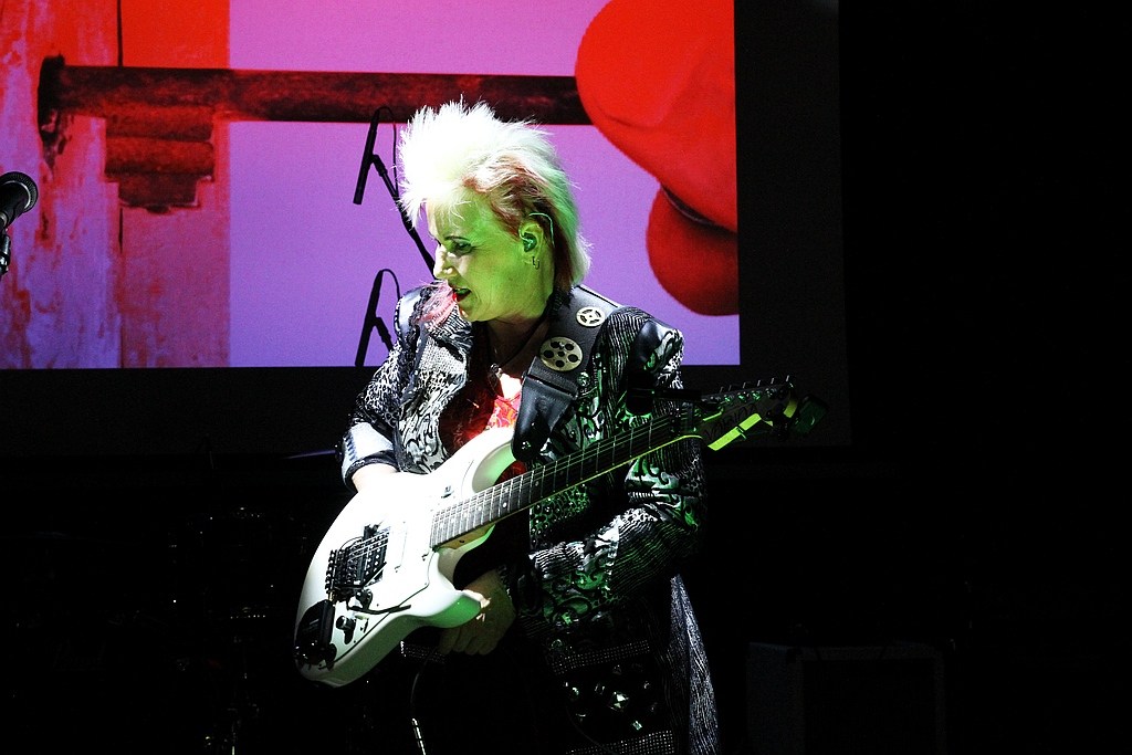 Gitarzystka Michaela Jacksona w Legnicy