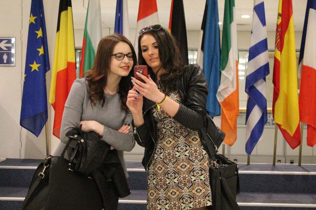 Zwiedzają Brukselę z posłem Ujazdowskim