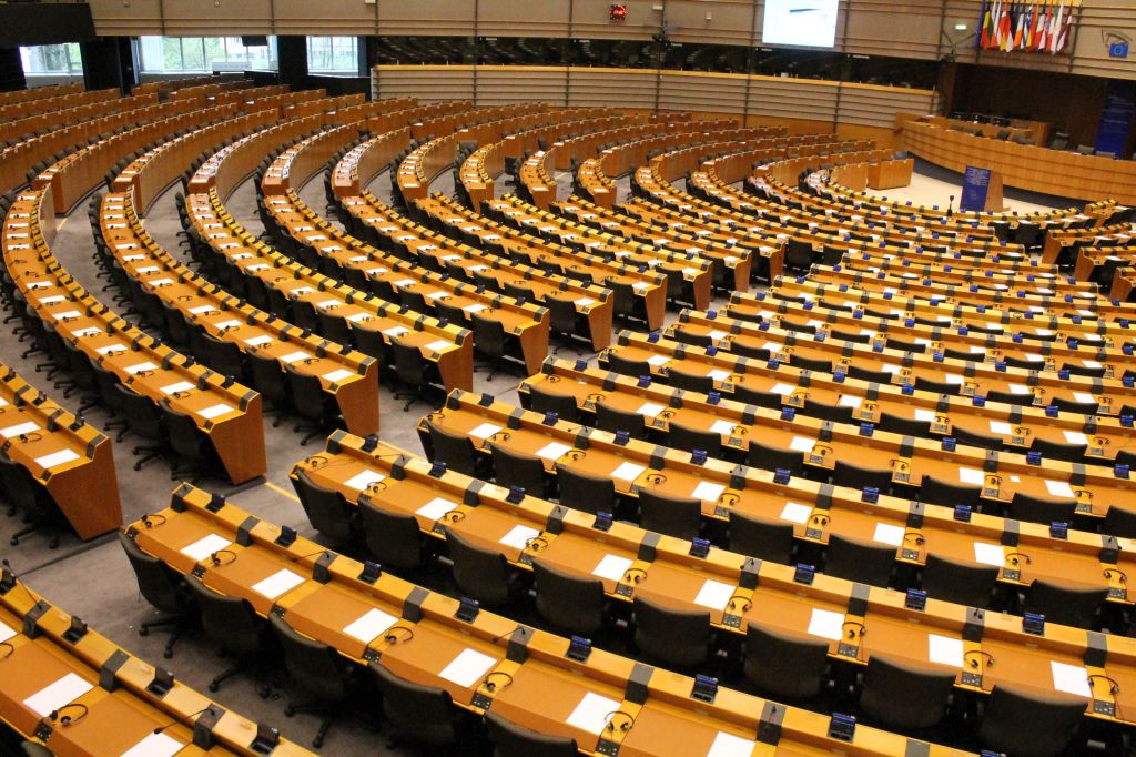 Zwiedzają Brukselę z posłem Ujazdowskim