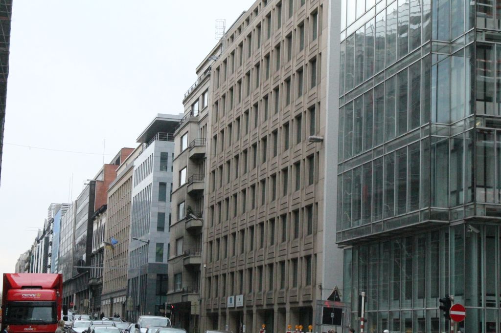 Zwiedzają Brukselę z posłem Ujazdowskim