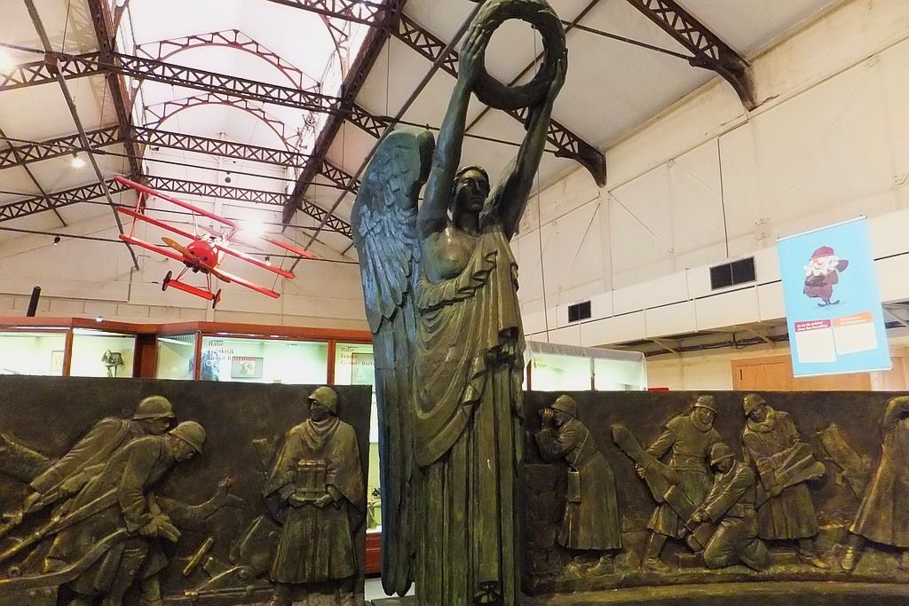 Królewskie Muzeum Sił Zbrojnych i Historii Militarnej cz.1