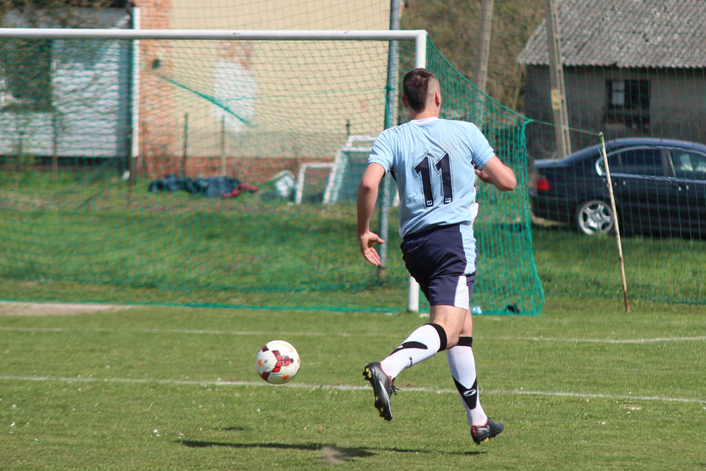 Klasa A: Czarni - Błękitni 0:3 (0:0)