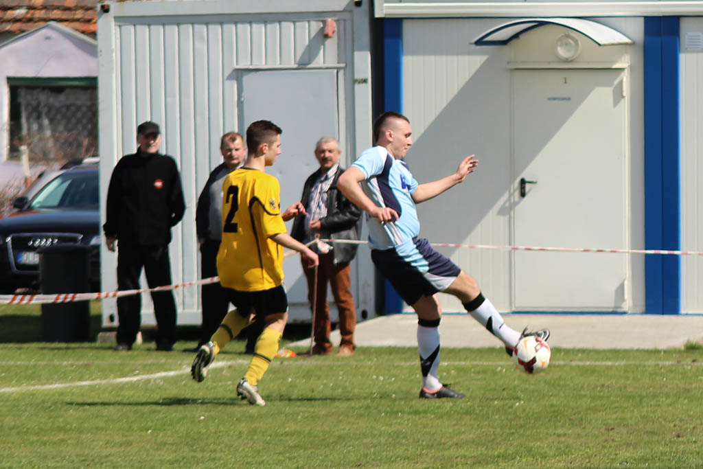 Klasa A: Czarni - Błękitni 0:3 (0:0)