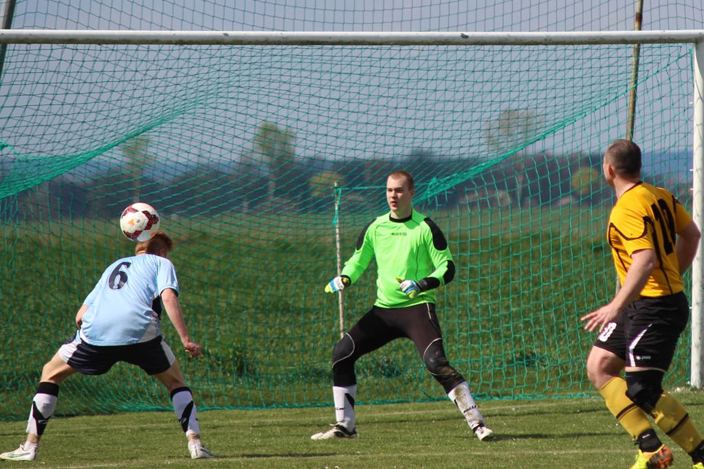 Klasa A: Czarni - Błękitni 0:3 (0:0)