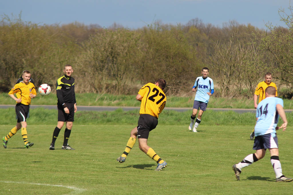Klasa A: Czarni - Błękitni 0:3 (0:0)